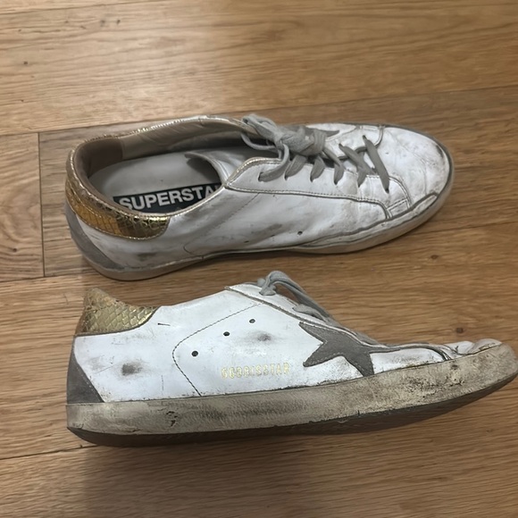 Golden Goose White and Gold Sneakers - Picture 2 of 3